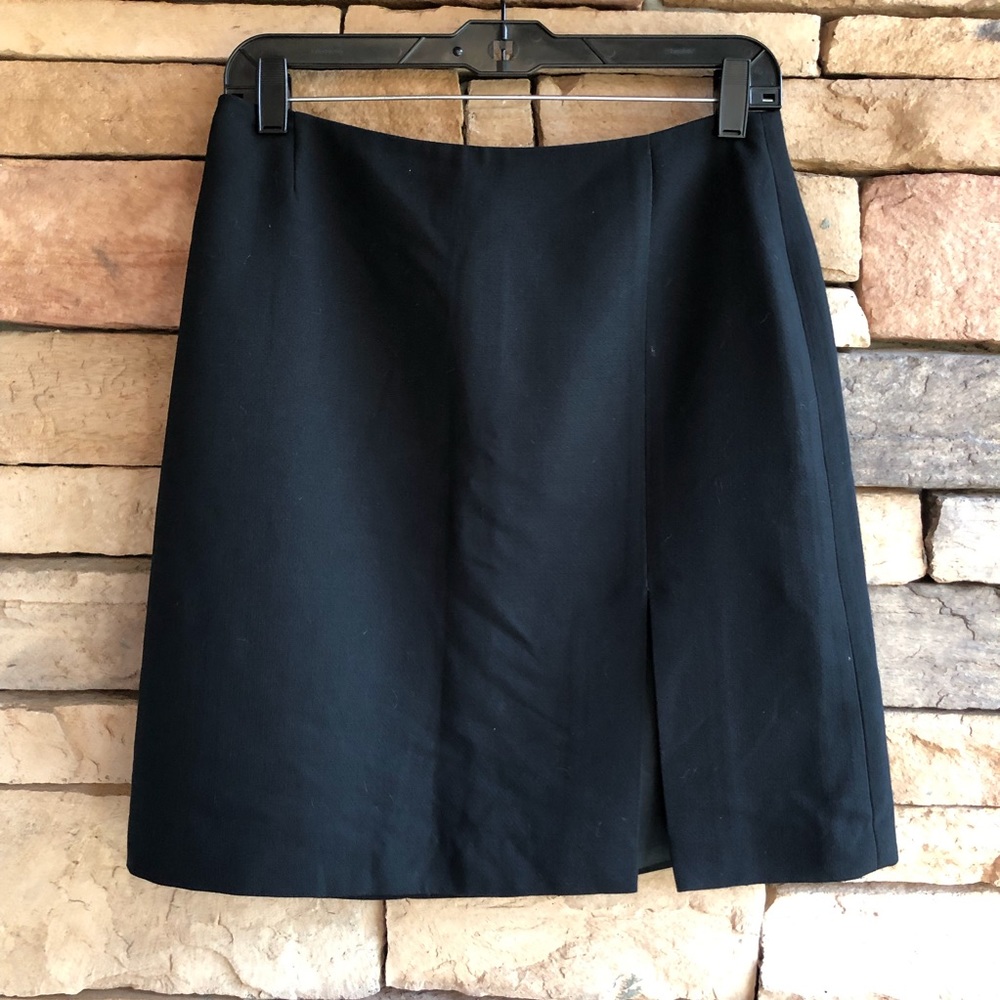 Gap black lined slit skirt Like New 8